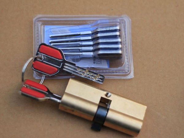 金平24小时上门开锁公司